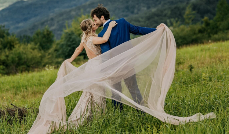 How much does it cost to elope in Italy?